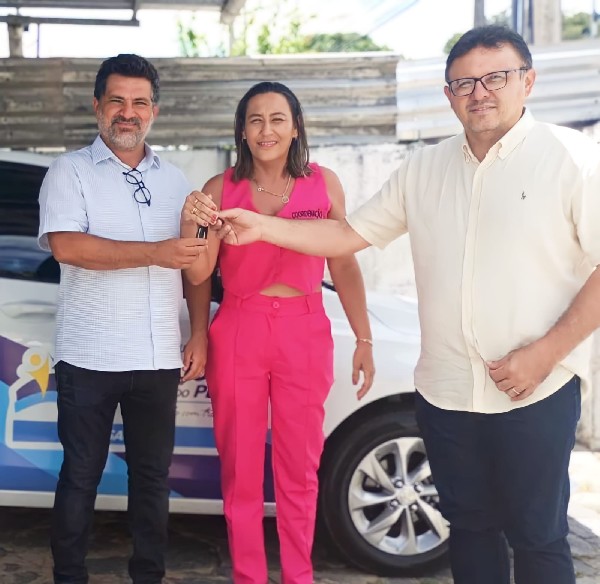 Administração Municipal de São João do Rio do Peixe Reforça apoio à saúde com entrega de veículo à Casa de Apoio